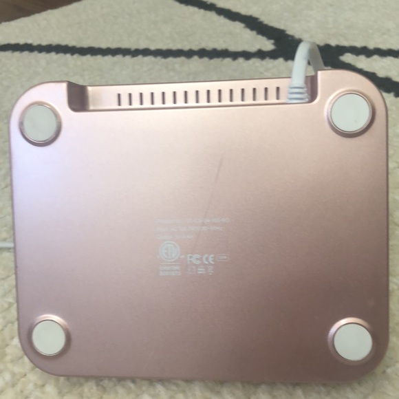 4-Slot Electronics Charging Station Organizer phones/tablets - Picture 4 of 5